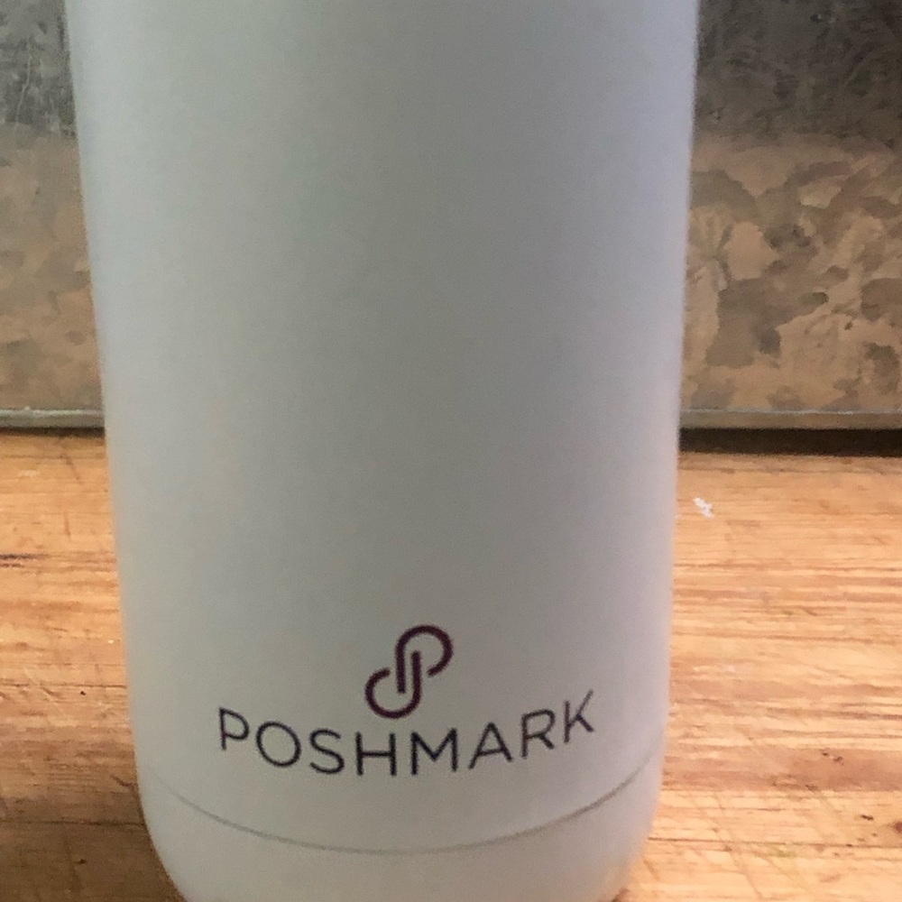🤩Poshmark insulated stainless steel bottle